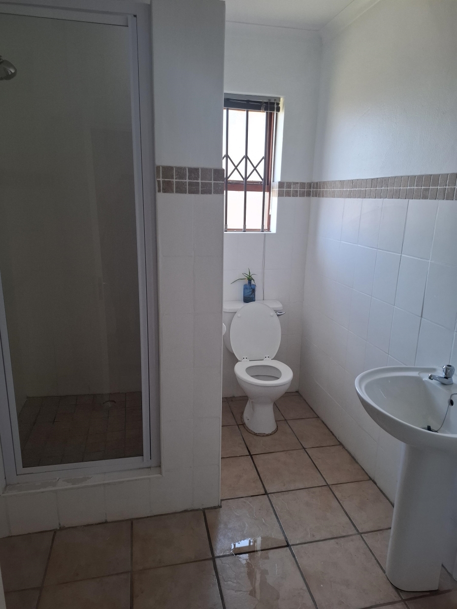 To Let 3 Bedroom Property for Rent in Wavecrest Eastern Cape